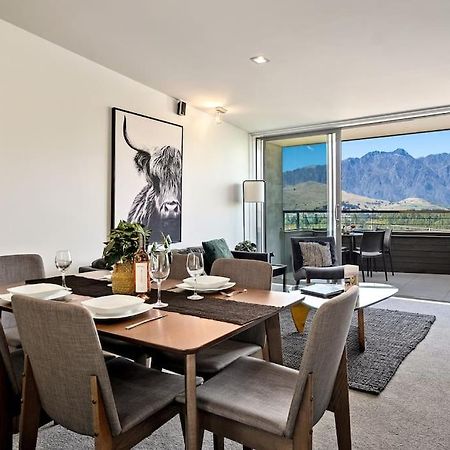 Toru - Eclectic Apartment With Delightful Lake Views Queenstown Bagian luar foto