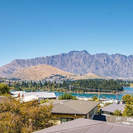 Toru - Eclectic Apartment With Delightful Lake Views Queenstown Bagian luar foto