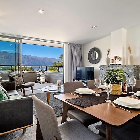 Toru - Eclectic Apartment With Delightful Lake Views Queenstown Bagian luar foto